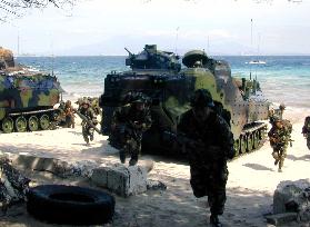 Filipino, U.S. troops end combat exercises on Luzon Island